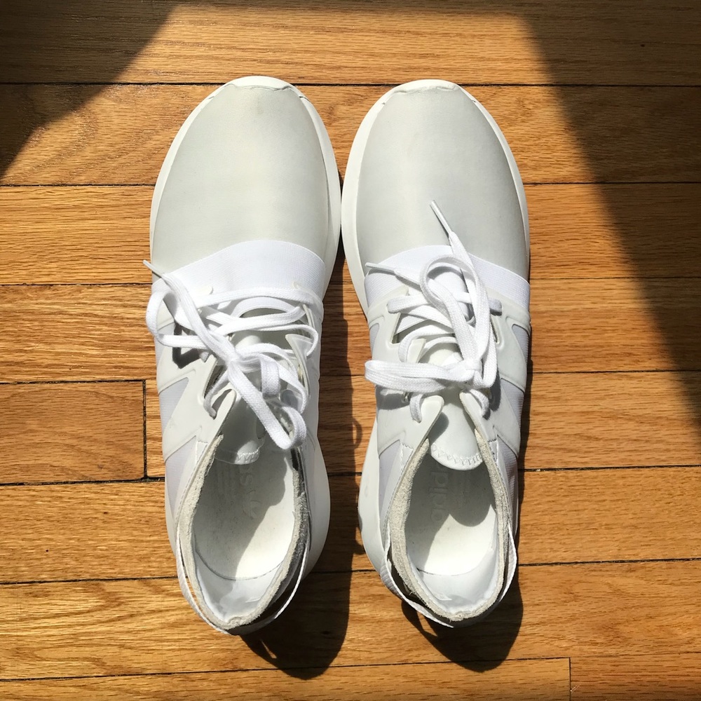 White Adidas tennis shoes